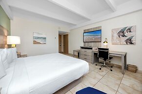 Best Western Plus Yacht Harbor Inn