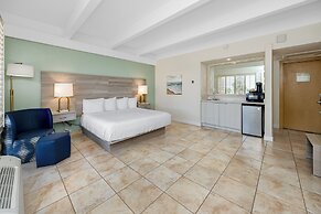 Best Western Plus Yacht Harbor Inn