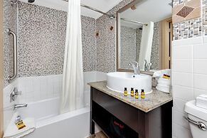 Best Western Plus Yacht Harbor Inn