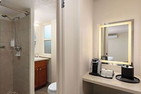 Days Inn by Wyndham Maui Oceanfront