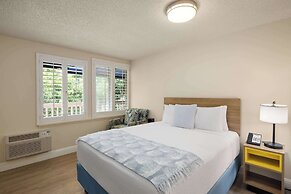 Days Inn by Wyndham Maui Oceanfront