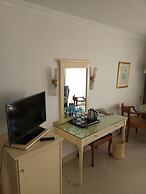 Cairo Pyramids Hotel