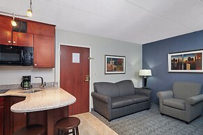 Holiday Inn & Suites Chicago-Carol Stream (Wheaton) by IHG