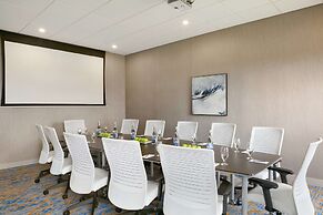 Embassy Suites by Hilton Montreal Airport