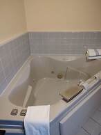 Days Inn & Suites by Wyndham Fargo 19th Ave/Airport Dome