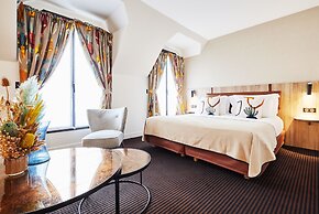 Plaza Tour Eiffel Hotel