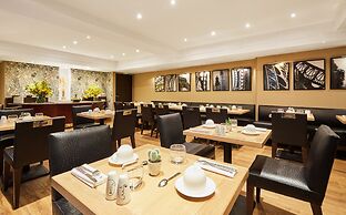 Plaza Tour Eiffel Hotel