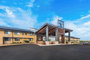 Best Western West Towne Suites