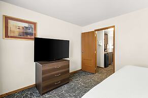 Best Western West Towne Suites