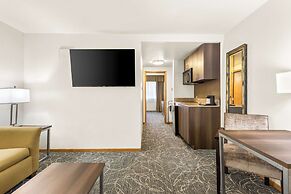 Best Western West Towne Suites