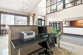 Best Western West Towne Suites