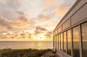Sea Crest Beach Resort