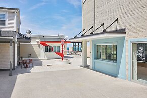 Sea Crest Beach Resort