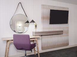 Crowne Plaza Indianapolis-Airport by IHG