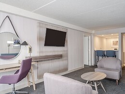 Crowne Plaza Indianapolis-Airport by IHG