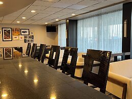 Crowne Plaza Indianapolis-Airport by IHG