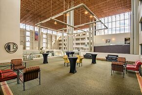 Crowne Plaza Indianapolis-Airport by IHG