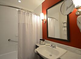 Armon Plaza Montreal Airpt, Trademark Collection by Wyndham