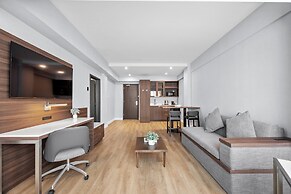 Armon Plaza Montreal Airport
