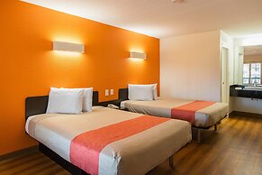 Motel 6 Savannah, GA - Midtown