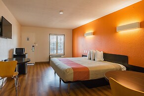 Motel 6 Savannah, GA - Midtown