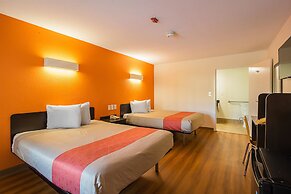 Motel 6 Savannah, GA - Midtown