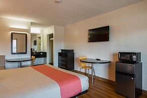 Motel 6 Savannah, GA - Midtown