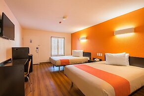 Motel 6 Savannah, GA - Midtown