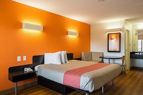 Motel 6 Savannah, GA - Midtown