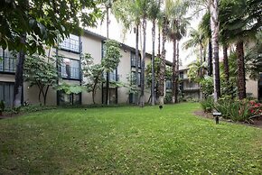 Vanllee Hotel and Suites