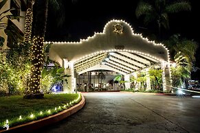 Vanllee Hotel and Suites