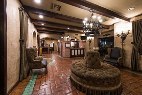 Vanllee Hotel and Suites