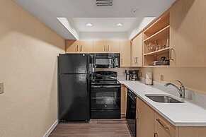 AVIA Residences on Lincoln- Extended Stay