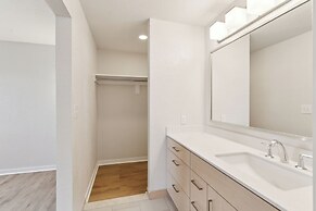 AVIA Residences on Lincoln- Extended Stay