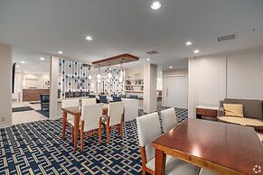 AVIA Residences on Lincoln- Extended Stay