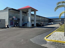 Motel 6 Englewood, FL