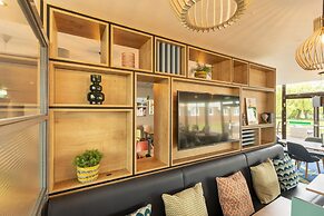 Holiday Inn Basildon by IHG