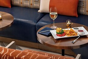 Crowne Plaza Virginia Beach Town Center by IHG