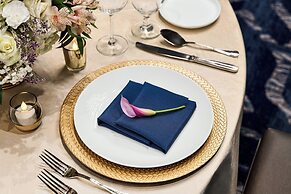 Crowne Plaza Virginia Beach Town Center by IHG