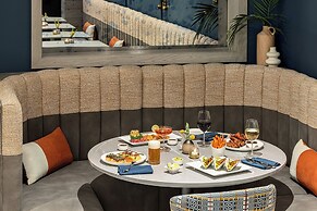 Crowne Plaza Virginia Beach Town Center by IHG