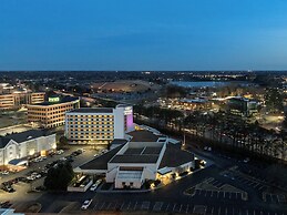 Crowne Plaza Virginia Beach Town Center by IHG