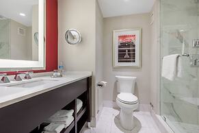 The Omni King Edward Hotel