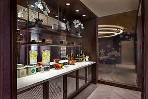 The Omni King Edward Hotel