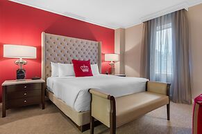 The Omni King Edward Hotel