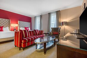 The Omni King Edward Hotel