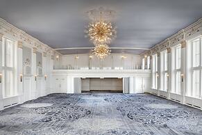 The Omni King Edward Hotel