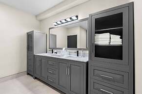 Latitude Suites Tinton Falls Eatontown/BW Premier Collection