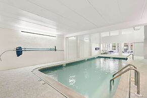 Latitude Suites Tinton Falls Eatontown/BW Premier Collection