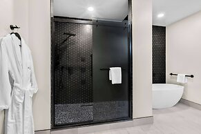 Latitude Suites Tinton Falls Eatontown/BW Premier Collection