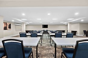 Latitude Suites Tinton Falls Eatontown/BW Premier Collection